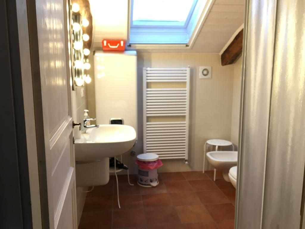 Quattro Gatti Bed & Breakfast Airasca Eksteriør bilde