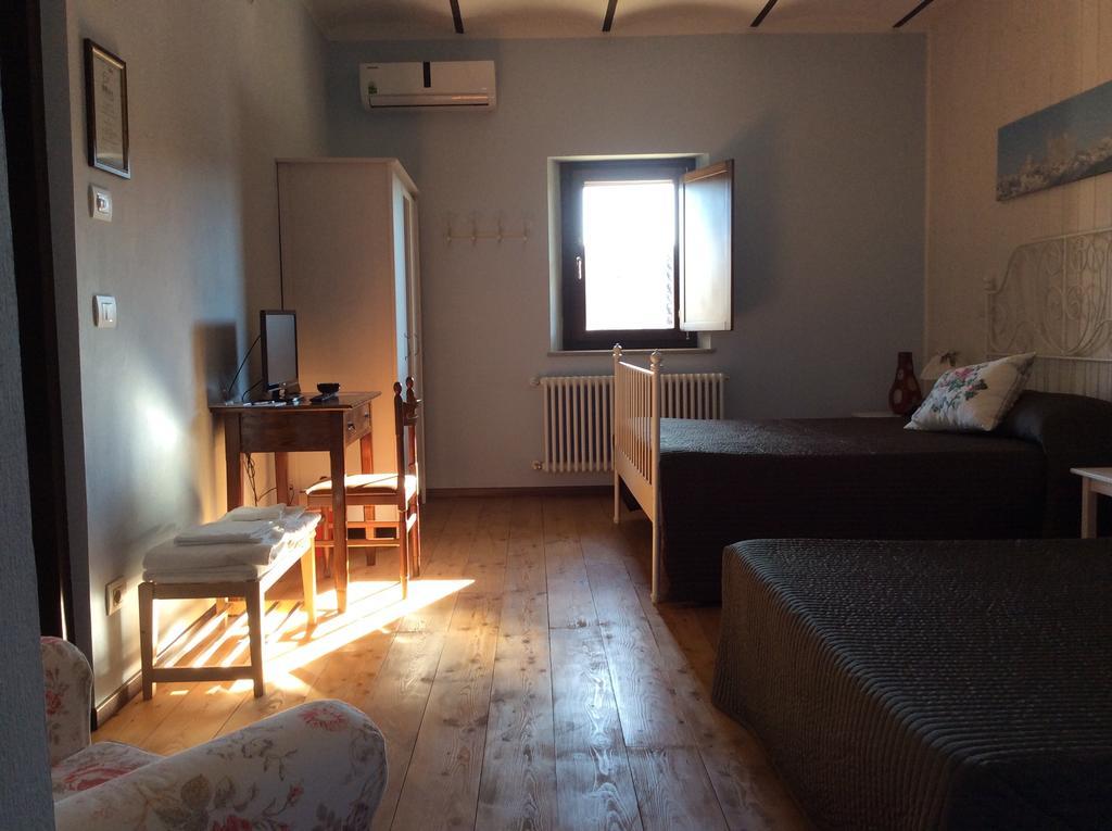 Quattro Gatti Bed & Breakfast Airasca Eksteriør bilde