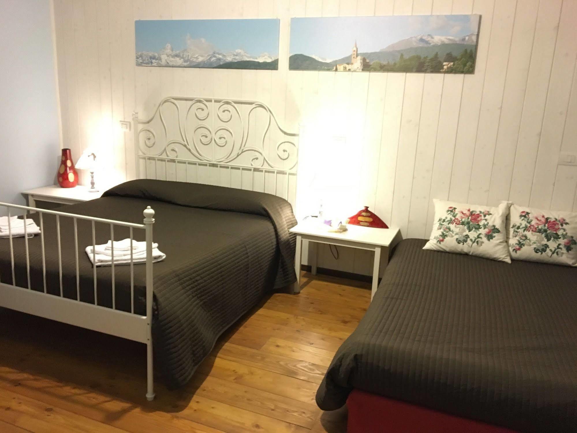 Quattro Gatti Bed & Breakfast Airasca Eksteriør bilde